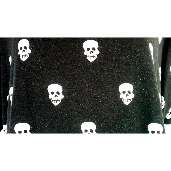 LuLaRoe V-Neck Black Short Sleeve Shirt with white skulls. Women's XL - Picture 3 of 7